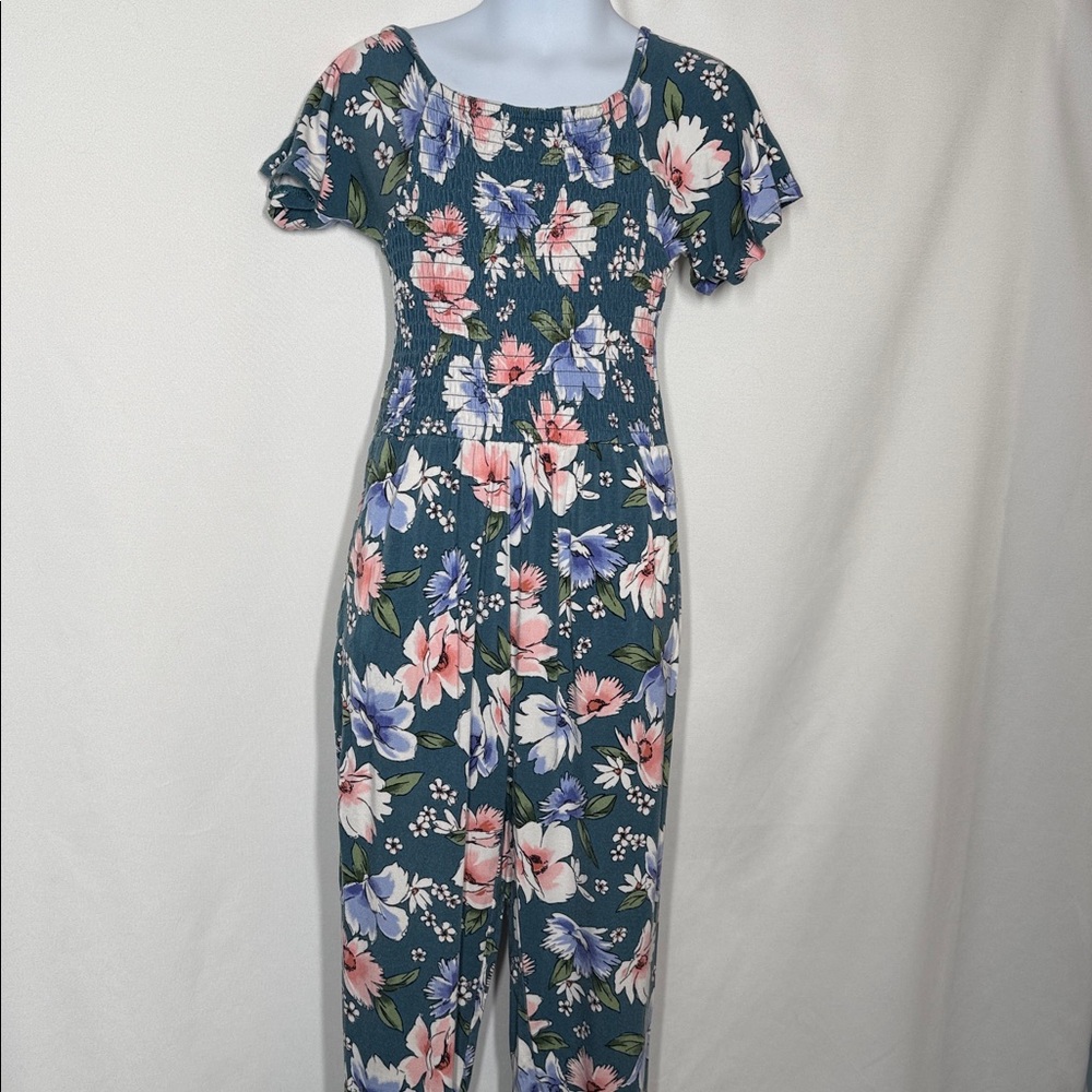 ❤️3/$30 Bailey Lane girl floral jumpsuit smocked bodice short flutter sleeves S